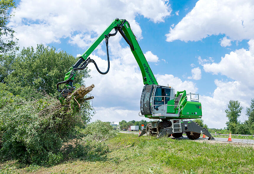 Sennebogen 718 in operation